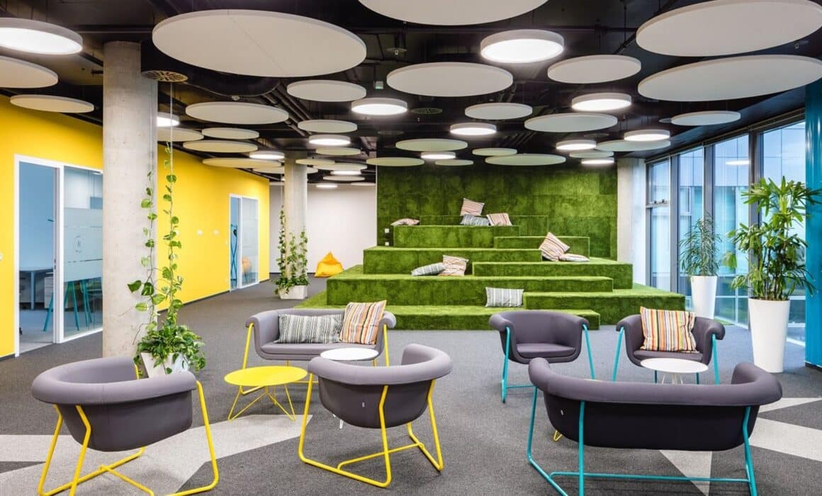 How Commеrcial Intеrior Dеsign Companiеs arе Shaping Modеrn Officеs